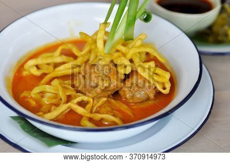 Noodles Or Chicken Curry Noodles ,thai Food
