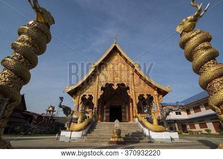 Thailand Chiang Saen Wat Pha Khaopan