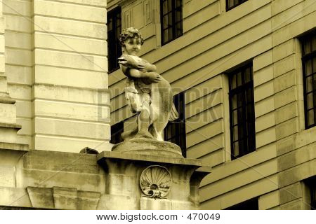 Londra Staue sarı