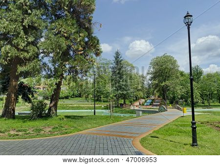 Parte dei giardini pubblici - fontane e stagno