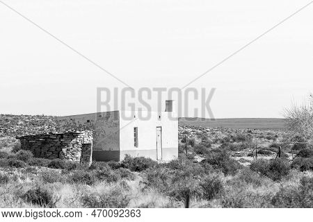 Fraserburg, South Africa - Sep 3, 2022: A Farm Worker House Next To Road R356 Near Fraserburg In The