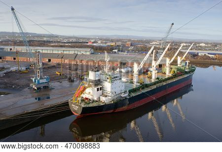 Glasgow, Scotland, Uk, January 28th 2023, Densa Hawk Veleta Bulk Carrier Ship At Govan Dock In Glasg