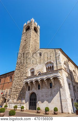 Medieval Broletto Palace (palazzo Broletto), Xii-xxi Century, With The Ancient Tower (torre Del Popo