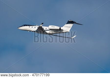 Zurich, Switzerland, January 20,2023 Gulfstream Gvii-g500 Business Aircraft Takeoff From Runway 28 A