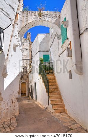 Vicolo. Ceglie Messapica. Puglia. Italia.