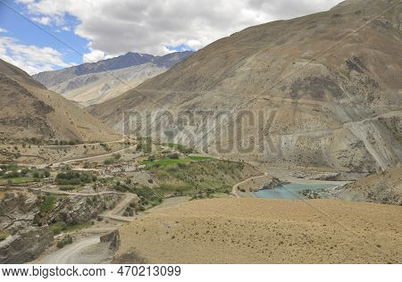 Sangam - Beautiful View Of Confluence Of The Zanskar And Indus Rivers In Nimmu Valley, Union Territo