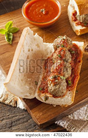 Heiß und hausgemachte würzigen Frikadelle Sub Sandwich