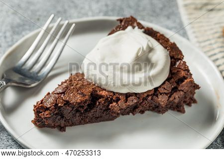 Hearty Gluten Free Flourless Chocolate Cake
