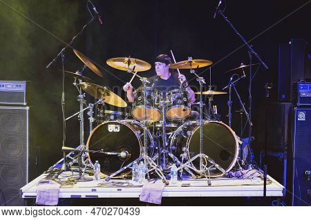 Mt. Clemens, Michigan -usa- January 28, 2023: Xyz Performing At The Emerald Theatre As Special Guest