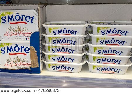 Bordeaux , Aquitaine  France - 06 02 2023 : St Moret Sign Logo And Text Brand Spread Cheese French I