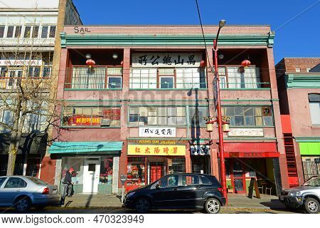 Vancouver - Nov. 13, 2014: Historic Commercial Buildings On E Pender Street In Historic Chinatown In