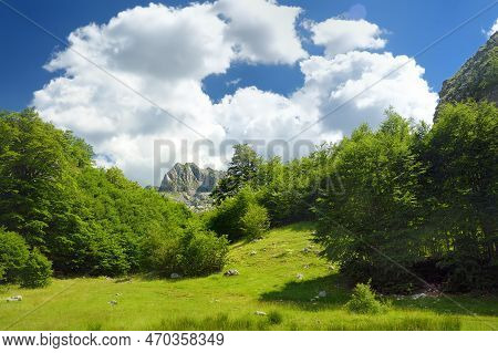 Scenic Landscape Of Mountain Valley In European Alps. Stunning View Of Mountains And Valleys In Suns