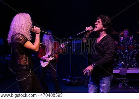 Mt. Clemens, Michigan -usa- January 28, 2023: George Lynch Performing At The Emerald Theatre With Sp