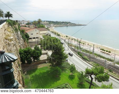 Tarragona, Spain - 06,07,2022: A View Of The Coast Of Tarragona, In Spain, And Its Passeig Maritim P