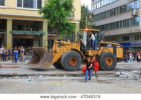 Rypadlo pracuje v Taksim