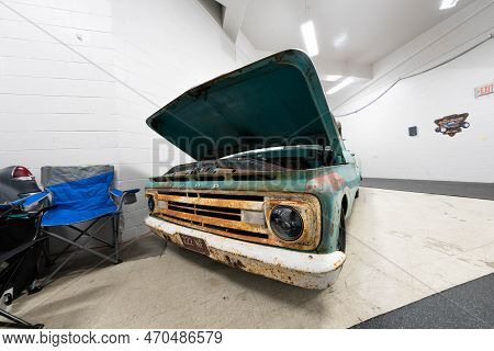 Flint, Michigan -usa- February 10, 2023:  8Th Annual Chrome And Ice Winter Indoor Autoshow At The Do