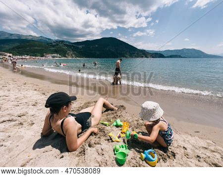 Mom Sunbathing On Image & Photo (Free Trial) | Bigstock