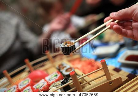 Menina tem Sushi