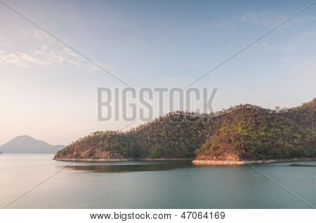 Sunet Srinakarin Dam