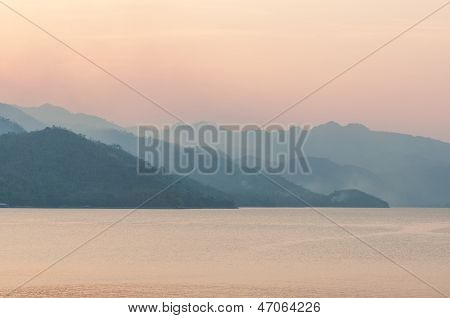 Sunet Srinakarin Dam