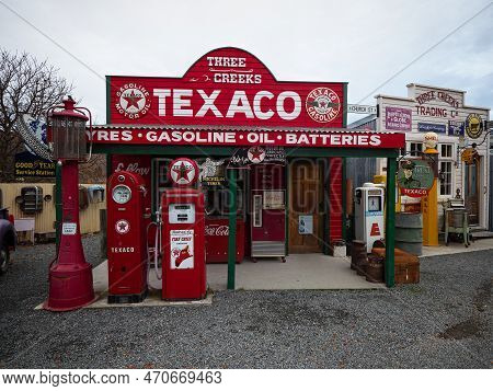 Burkes Pass, New Zealand - 2023: Old Historic Red Roadside Texaco Gas Station Fuel Pump In Burkes Pa