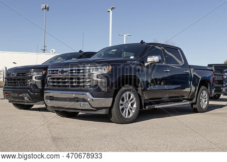 Indianapolis - Circa February 2023: Chevrolet Silverado 1500 Display. Chevy Offers The Silverado In 