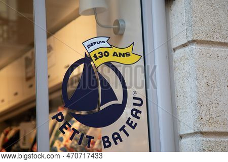 Bordeaux , Aquitaine  France - 12 02 2023 : Petit Bateau Logo Text And Sign Brand 130 Years Annivers