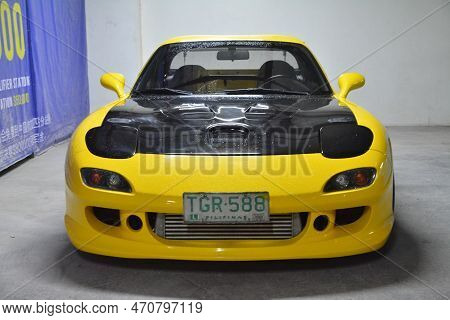 Paranaque, Ph - Nov 19 - Mazda Rx7 At Tastefully Built Car Meet On November 19, 2022 In Paranaque, P