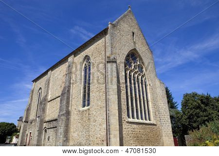 Antiga igreja gótica de Parthenay, Poitou-Charentes, França