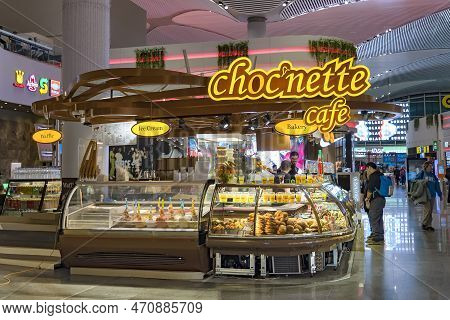 Turkey, Istanbul, February, 2023: Modern Cozy Interior Choc'nette Cafe In Duty Free Zone At Istanbul