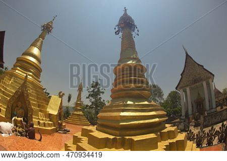 Kanchanaburi ,thailand - April 17,2016 : Golden Pagoda At Wat Somdet, A Historic Site In Amphoe Sang
