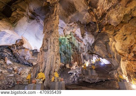 Thailand Prachuap Bang Saphan Ma Rong Cave