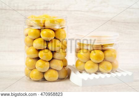 Nastar Cake, Pineapple Tart Is A Dry Cake Filled With Pineapple Jam That Is Commonly Found During Ei