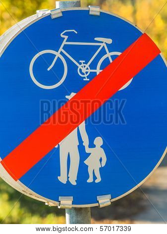 sign for bike path and walkway. impact on road traffic