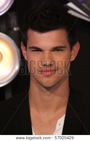 Taylor Lautner at the 2011 MTV Video Music Awards Arrivals, Nokia Theatre LA Live, Los Angeles, CA 08-28-11