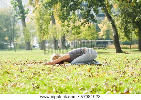 Yoga-Paschimottanasana/Seated Forward Bend