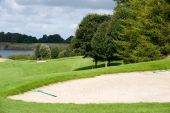 zeigen Sie auf dem Golfplatz an