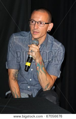 LOS ANGELES - JUN 18:  Linkin Park, Chester Bennington at the Linkin Park Rockwalk Inducting Ceremony at the Guitar Center on June 18, 2014 in Los Angeles, CA
