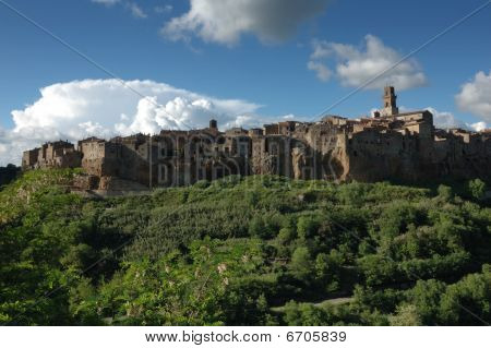 Pitigliano v slunečný den