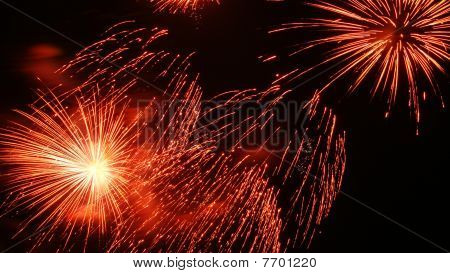 Une image de célébration de beaux feux d'artifice