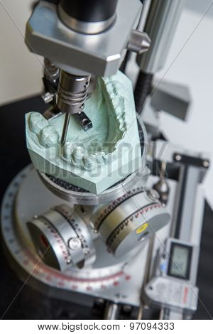 Machine For Surgical Dima Dental Prostheses