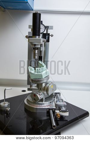 Machine For Surgical Dima Dental Prostheses