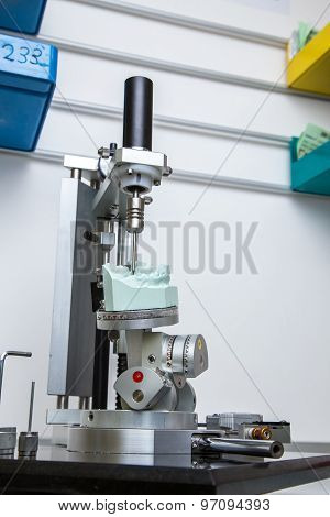 Machine For Surgical Dima Dental Prostheses