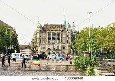 Soap Bubbles And Children Amused At Uraniastrasse In Zurich