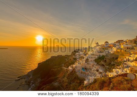 famouse sunset of Oia over Aegan sea, Santorini island