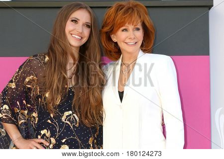 LAS VEGAS - APR 2:  Lauren Daigle, Reba McEntire at the Academy of Country Music Awards 2017 at T-Mobile Arena on April 2, 2017 in Las Vegas, NV
