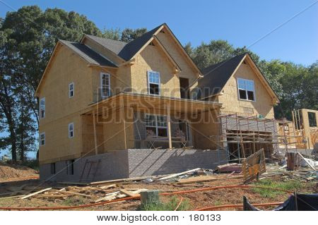 Under Const House01