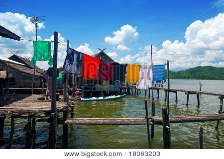 Vista di un villaggio di acque nei pressi di Tuaran, Sabah Malaysia