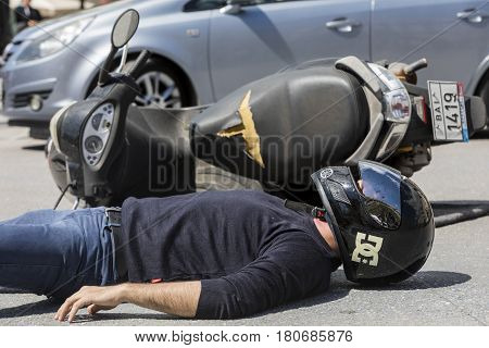 First Aid, Victim Liberation In An Car Accident