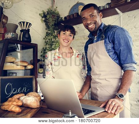 Couple partnership the bakehouse with e-business online